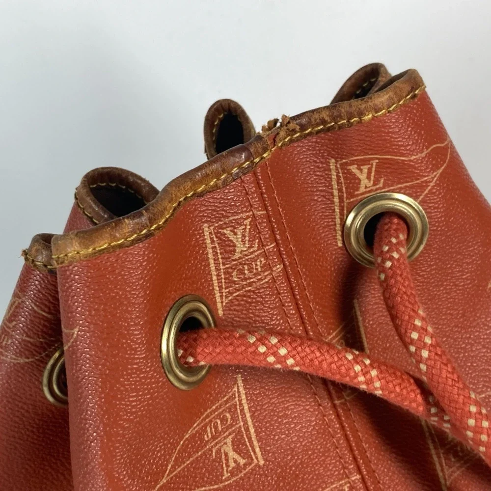 LOUIS VUITTON Brown Leather Shoulder Bag
